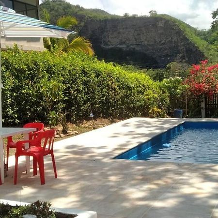 Casa Familiar Y De Descanso Villa Lorenza - Apulo Cund. Dış mekan fotoğraf