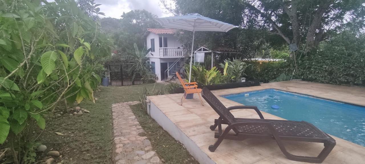 Casa Familiar Y De Descanso Villa Lorenza - Apulo Cund. Dış mekan fotoğraf